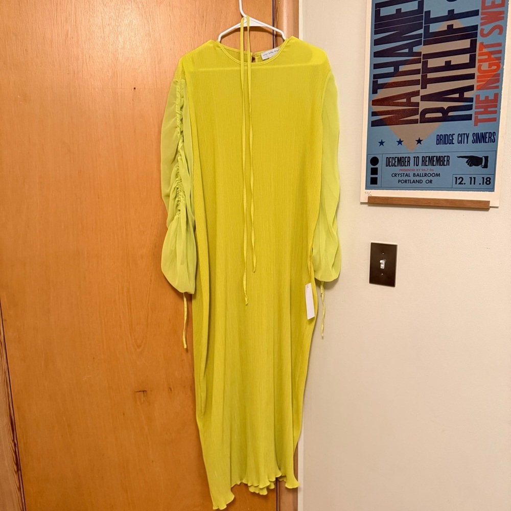 NEVERFULLYDRESSED Lime Bon Plisse Dress, size 14 US / 18 UK